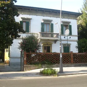 https://villa-patrizia-bb-lucca.it-tuscanyhotel.com